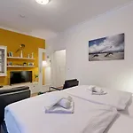 Ruhige Fewo Direkt Am Strand, Villa Stranddistel, Binz